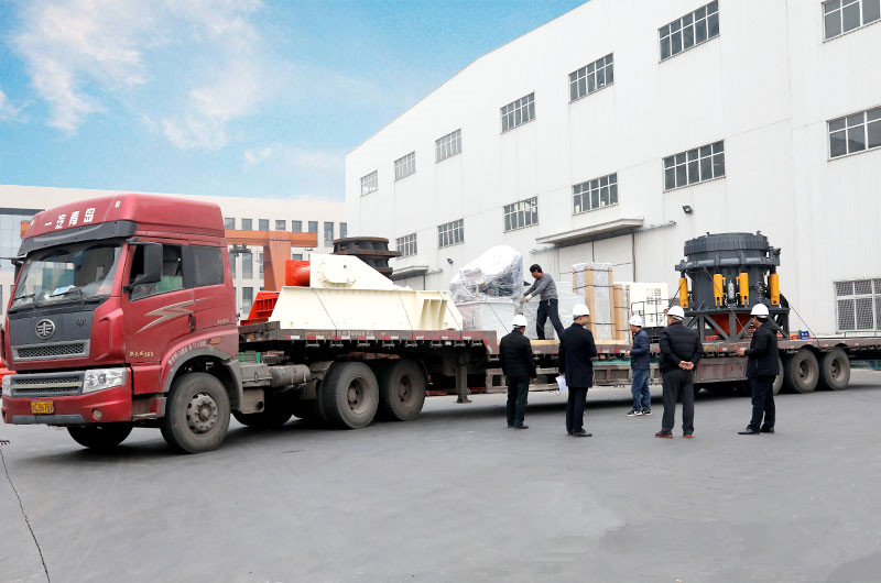 破碎機(jī)裝車發(fā)貨 破碎機(jī)裝車發(fā)貨