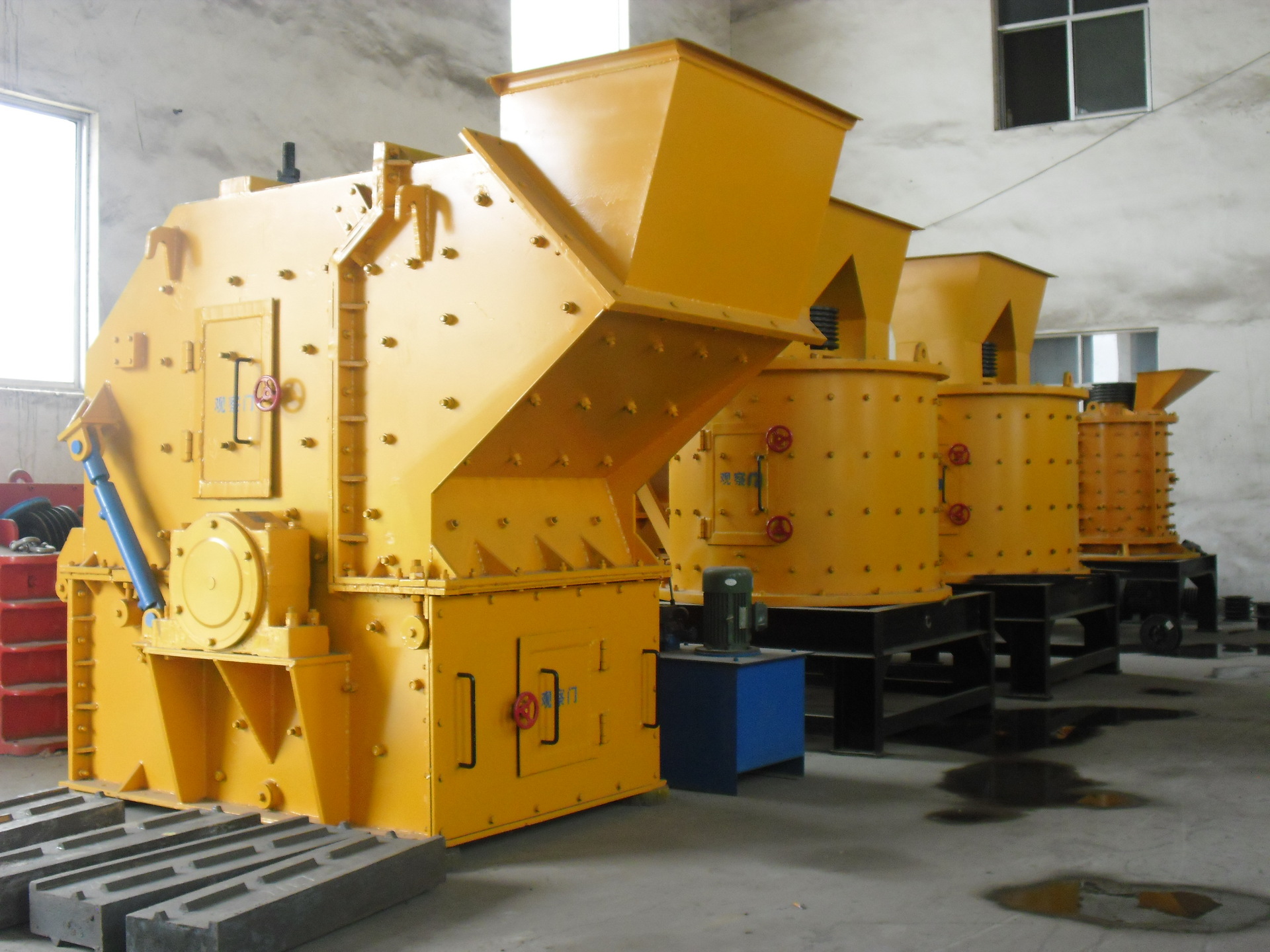 細(xì)碎機(jī)產(chǎn)品展示 高效細(xì)碎機(jī)圖片