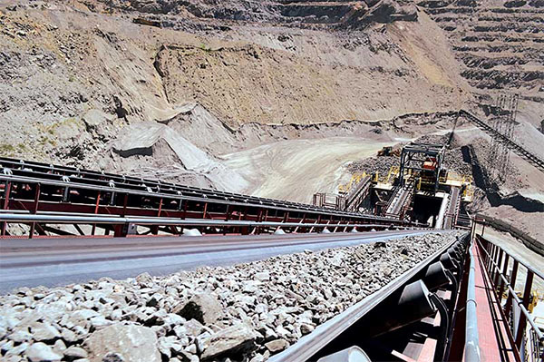 砂石生產(chǎn)線現(xiàn)場(chǎng) 砂石生產(chǎn)線現(xiàn)場(chǎng)