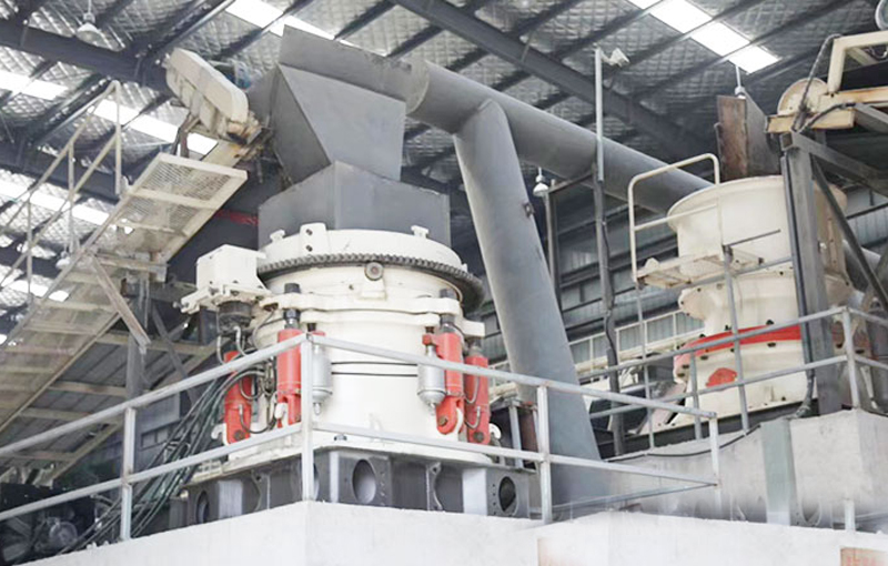 圓錐破碎機生產(chǎn)現(xiàn)場