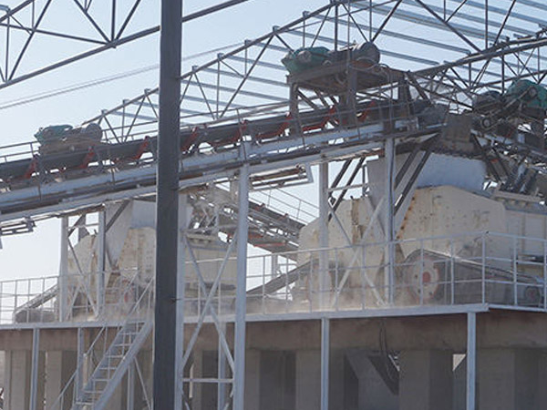 PF1520大型反擊破作業(yè)現(xiàn)場