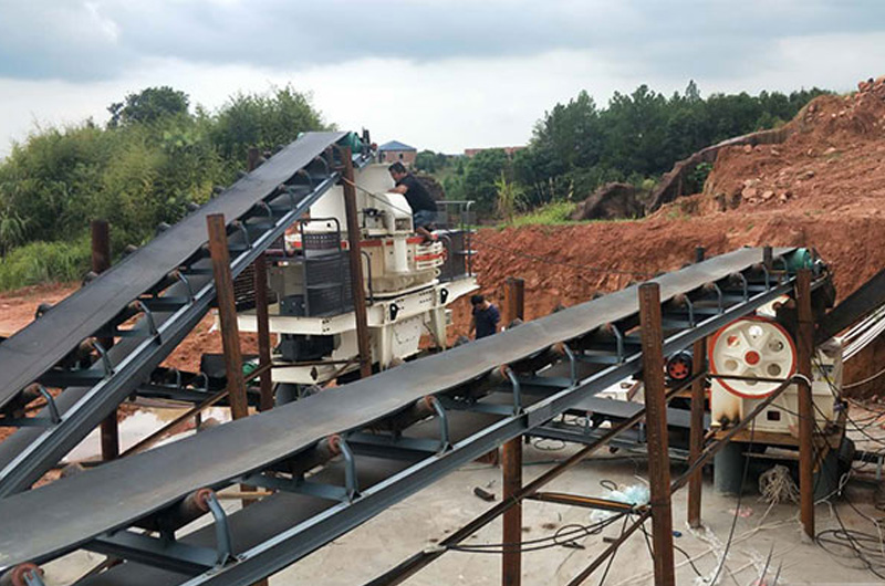 硅石制砂現(xiàn)場(chǎng)