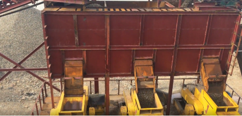 對(duì)輥細(xì)碎機(jī)